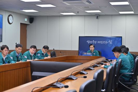 [홍성=뉴시스] 충남도, 17일 집중호우 대책회의 모습.  *재판매 및 DB 금지