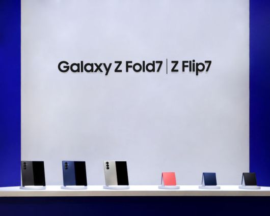 [서울=뉴시스] 삼성전자가 15일부터 21일까지 1주일간 진행한 '갤럭시 Z 폴드7·Z 플립7' 국내 사전판매가 104만대 기록을 달성했다. (사진=삼성전자 제공) *재판매 및 DB 금지