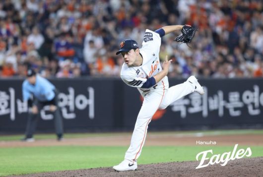 [서울=뉴시스] 프로야구 한화 이글스 문동주가 5일 대전 한화생명볼파크에서 열린 2025 신한 쏠뱅크 KBO리그 KT 위즈와의 경기에 선발 등판해 공을 던지고 있다. (사진=한화 이글스 제공) 2025.08.05. *재판매 및 DB 금지