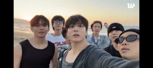 [서울=뉴시스] 방탄소년단. (사진 = 위버스 라이브 캡처) 2025.08.17. photo@newsis.com *재판매 및 DB 금지