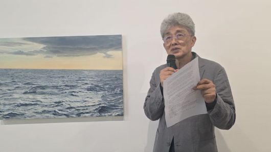 [사진=박현주 미술전문기자] 국제갤러리 부산점에서 4년 만에 개인전을 여는 안규철 작가. *재판매 및 DB 금지