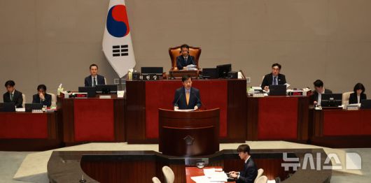 [서울=뉴시스] 김금보 기자 = 구윤철 경제부총리 겸 기획재정부 장관이 25일 오전 서울 여의도 국회에서 열린 예산결산특별위원회 전체회의에서 제안설명을 하고 있다. 2025.08.25. kgb@newsis.com