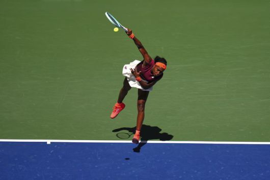 [뉴욕=AP/뉴시스] 코코 고프(3위·미국)가 30일(현지 시간) 미국 뉴욕의 빌리진킹 내셔널 테니스 센터에서 열린 US 오픈 여자 단식 3회전에서 마그달레나 프레흐(33위·폴란드)와 경기하고 있다. 고프가 2-0(6-3 6-1)으로 승리하고 16강에 올라 오사카 나오미(24위·일본)와 격돌한다. 2025.08.31.