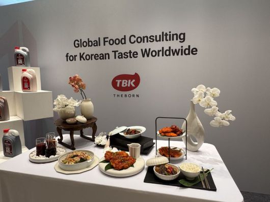 [서울=뉴시스] TBK소스 제품과 이를 활용한 메뉴. (사진=뉴시스)  *재판매 및 DB 금지