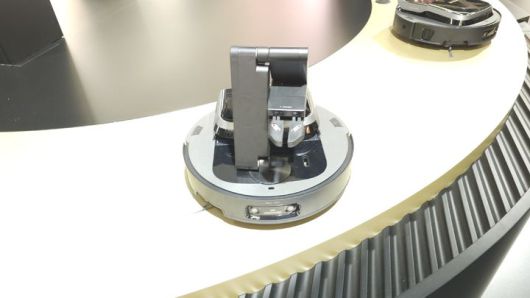 [베를린=뉴시스]드리미는 로봇 팔을 장착한 로봇청소기 제품을 현장에 전시했다. photo@newsis.com *재판매 및 DB 금지