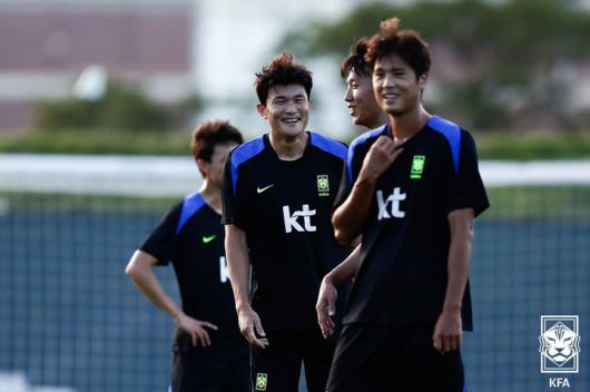 [서울=뉴시스] 축구국가대표팀 김민재가 4일(현지 시간) 미국 뉴욕주 아이칸 스타디움에서 2026 북중미 월드컵 대비 미국과의 평가전을 앞두고 훈련하고 있다. (사진=대한축구협회 제공) 2025.09.05. photo@newsis.com *재판매 및 DB 금지