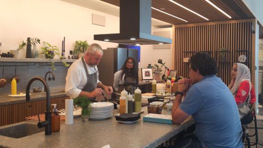 [런던=뉴시스]영국 런던에 위치한 '삼성 킹스크로스'에서 요리 강습이 진행 중이다. photo@newsis.com *재판매 및 DB 금지