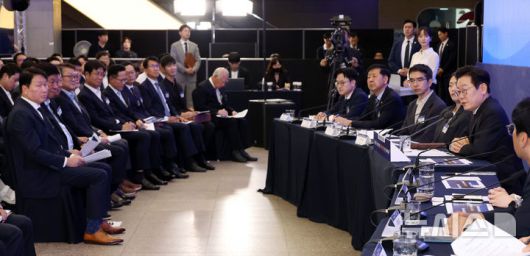 [서울=뉴시스] 고범준 기자 = 이재명 대통령이 10일 서울 마포구 프론트원에서 열린 국민성장펀드 보고대회에서 발언하고 있다. (대통령실통신사진기자단) 2025.09.10. bjko@newsis.com