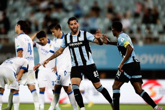 [천안·아산=뉴시스] 천안시티FC 공격수 브루노가 득점에 성공한 후 서둘러 복귀하고 있다. (사진=천안시티FC 제공) 2025.09.13 photo@newsis.com *재판매 및 DB 금지