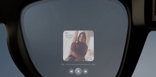 [서울=뉴시스] 메타가 레이벤 디스플레이라는 새로운 스마트 안경 모델을 선보였다. 이는 오른쪽 렌즈에 디스플레이를 탑재, 길안내, 실시간 번역 등의 정보를 보여주는 방식이다. (사진=메타 홈페이지) *재판매 및 DB 금지