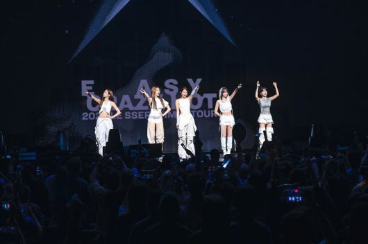 [서울=뉴시스] 르세라핌 북미 투어 현장. (사진 = 쏘스뮤직 제공) 2025.09.24. photo@newsis.com *재판매 및 DB 금지