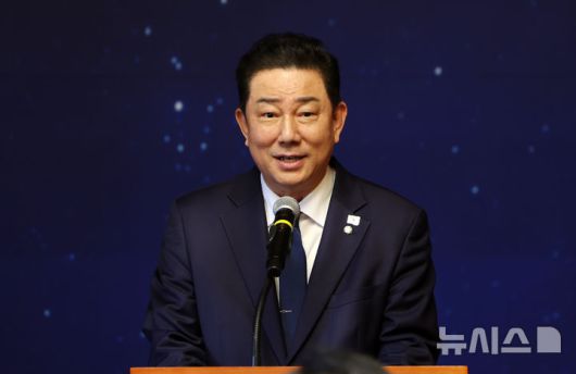 [서울=뉴시스] 김명년 기자 = 김병기 더불어민주당 원내대표가 15일 서울 여의도 국회 사랑재에서 열린 사회적 대화 공동선언식에서 발언하고 있다. 2025.10.15. kmn@newsis.com