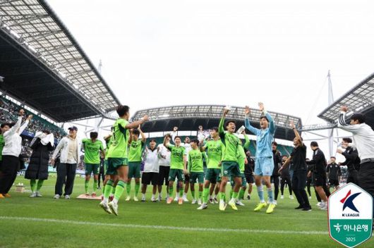 [서울=뉴시스]K리그1 전북, 통산 10번째 우승. (사진=한국프로축구연맹 제공)