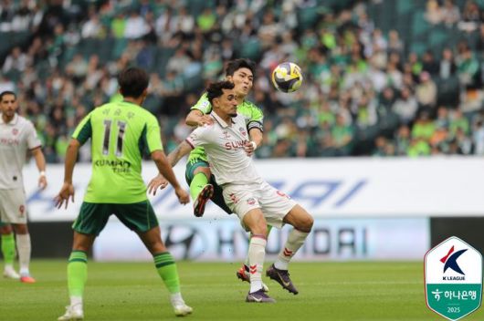 [서울=뉴시스] 프로축구 K리그1 전북현대의 박진섭. (사진=한국프로축구연맹 제공) *재판매 및 DB 금지