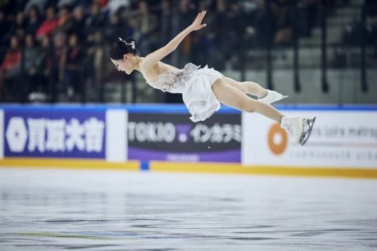 [서울=뉴시스] 피겨스케이팅 국가대표 김채연이 19일(한국 시간) 프랑스 앙제에서 열린 2025~2026 국제빙상경기연맹(ISU) 피겨 시니어 그랑프리 1차 대회 프리스케이팅에서 연기를 펼치고 있다. (사진=ISU 공식 SNS 캡처) 2025.10.19.  *재판매 및 DB 금지