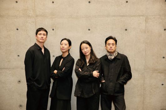 양손프로젝트가 21일 서울 LG아트센터 서울에서 연극 '유령들' 라운드 인터뷰를 가졌다. 사진은 왼쪽부터 양종욱, 양조아, 박지혜, 손상규. (사진=LG아트센터 제공) *재판매 및 DB 금지