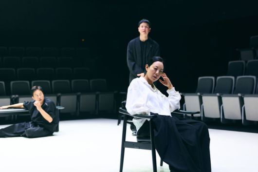 양손프로젝트의 연극 '유령들' 공연 사진. (사진=LG아트센터 제공) *재판매 및 DB 금지