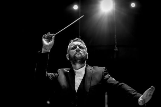 [서울=뉴시스] 지휘자 키릴 카라비츠. (사진=서울국제음악제 제공 ⓒKonrad Cwik) 2025.10.29. photo@newsis.com *재판매 및 DB 금지