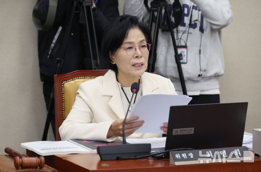 [서울=뉴시스] 김금보 기자 = 최민희 국회 과학기술정보방송통신위원회 위원장이 29일 서울 여의도 국회에서 과학기술정보통신부 등에 대한 국정감사를 진행하고 있다. 2025.10.29. kgb@newsis.com