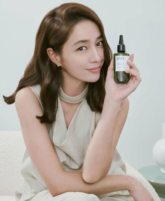 [서울=뉴시스] 배우 이민정. (사진=이민정 인스타그램 캡처) 2025.10.31. photo@newsis.com *재판매 및 DB 금지