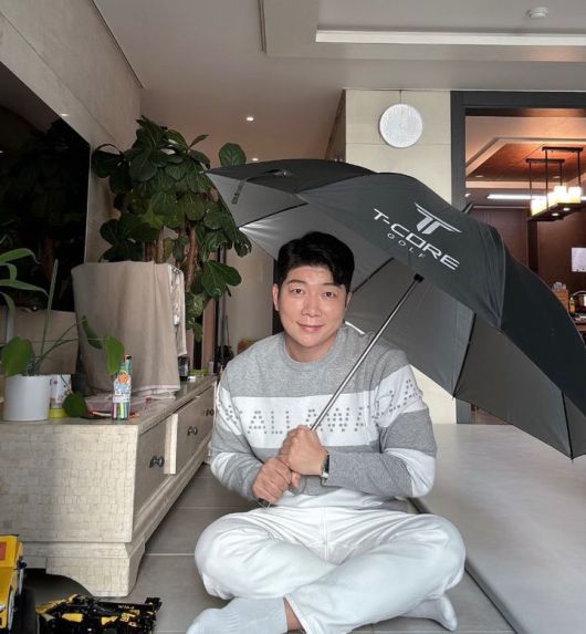 [서울=뉴시스] 김재욱. (사진=김재욱 인스타그램 캡처) 2025.11.07. photo@newsis.com *재판매 및 DB 금지