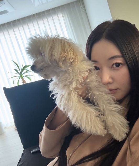 [서울=뉴시스] 배우 김사랑. (사진=김사랑 인스타그램 캡처) 2025.11.07. photo@newsis.com *재판매 및 DB 금지