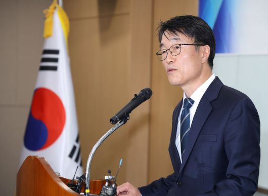 [서울=뉴시스] 한삼석 신임 국민권익위원회 부위원장이 17일 세종시 정부세종청사에서 열린 취임식에서 취임사를 하고 있다. (사진=국민권익위원회 제공). 2025.11.17. photo@newsis.com *재판매 및 DB 금지