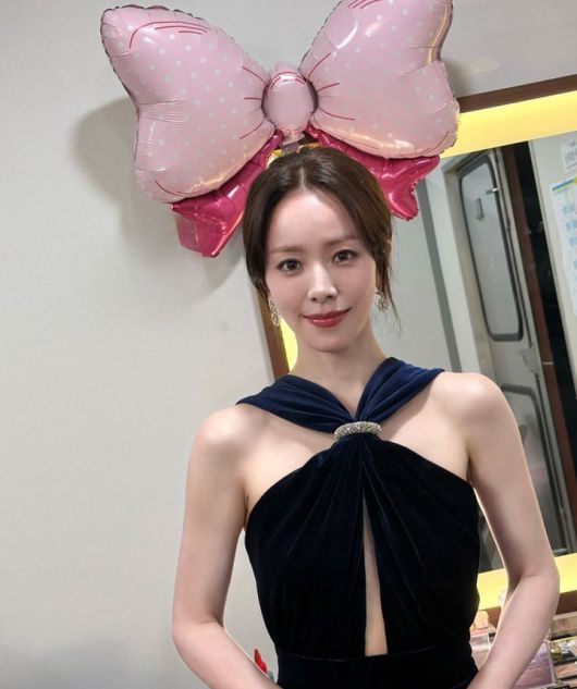 [서울=뉴시스] 배우 한지민. (사진=한지민 인스타그램 캡처) 2025.11.20. photo@newsis.com *재판매 및 DB 금지