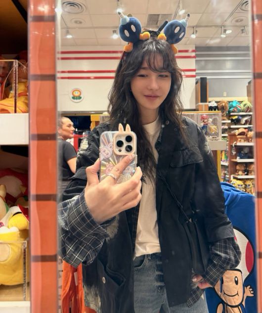 [서울=뉴시스] 배우 이지아. (사진=이지아 인스타그램 캡처) 2025.12.02.?photo@newsis.com *재판매 및 DB 금지