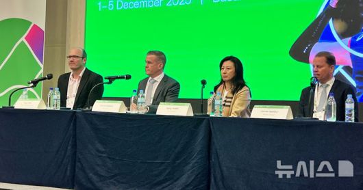 [부산=뉴시스] 원동화 기자 = 2일 세계도핑방지기구(WADA) 부산 총회가 열리고 있는 부산 벡스코에서 위톨드 반카(Witold Banka) 회장은 한국을 반도핑 선진국으로 평가했다. (왼쪽부터) 라이언 피니(Ryan Pini) WADA 선수위원회 회장, 위톨드 반카(Witold Banka) WADA 회장, 양양(Yang Yang) WADA 부회장, 올리비에 니글리(Oliver Niggli) WADA 사무총장. 2025.12.03. dhwon@newsis.com