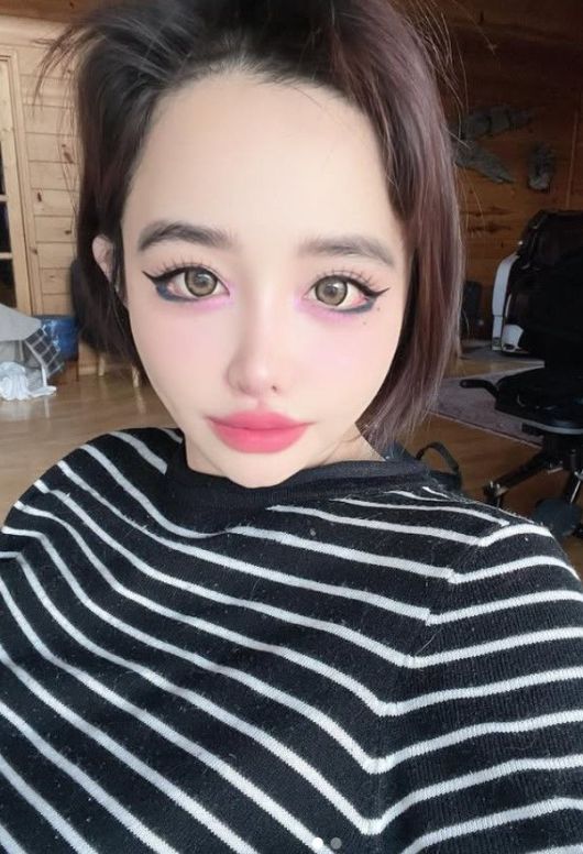 [서울=뉴시스] 박봄. (사진=박봄 인스타그램 캡처) 2025.12.09. photo@newsis.com *재판매 및 DB 금지