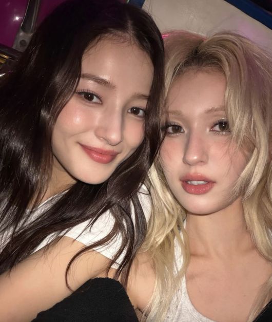 [서울=뉴시스] 그룹 모모랜드 멤버 낸시(왼쪽)와 가수 전소미. (사진=전소미 인스타그램 캡처) 2025.12.12. photo@newsis.com *재판매 및 DB 금지