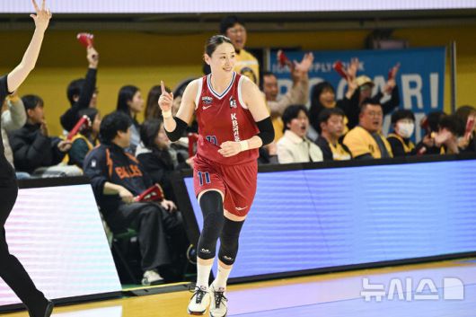 [서울=뉴시스] 여자프로농구 청주 KB국민은행의 강이슬. (사진=WKBL 제공)