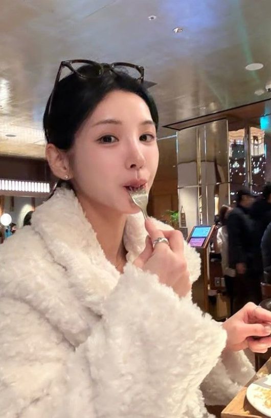 [서울=뉴시스] 강다은. (사진=강다은 인스타그램 캡처) 2025.12.16. photo@newsis.com *재판매 및 DB 금지