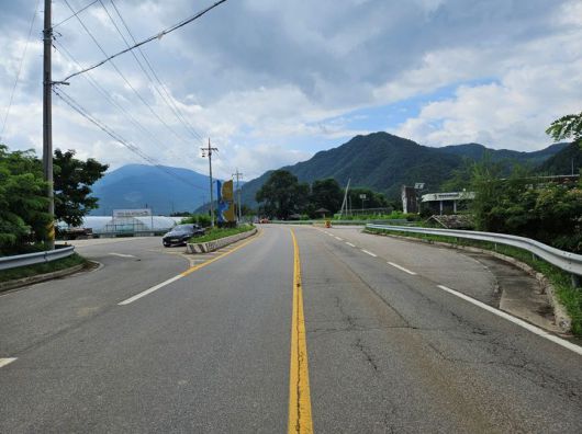 [평창=뉴시스] 평창관광문화재단 진입교차로 개선공사 완료. (사진=평창군 제공) 2025.12.26.photo@newsis.com *재판매 및 DB 금지