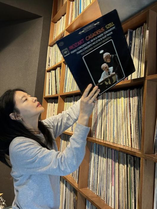 [서울=뉴시스] 배우 이영애. (사진=이영애 인스타그램 캡처) 2025.12.26. photo@newsis.com *재판매 및 DB 금지