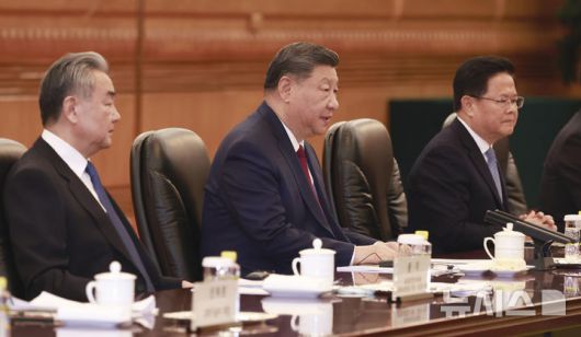 [베이징=뉴시스] 최동준 기자 = 시진핑 중국 국가주석이 5일(현지 시간) 베이징 인민대회당에서 열린 이재명 대통령과 정상회담에서 발언하고 있다. 2026.01.05. photocdj@newsis.com