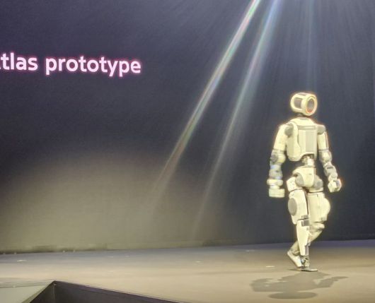 [라스베이거스=뉴시스] 현대차그룹이 5일(현지시간) 미국 라스베이거스 만달레이 베이 컨벤션 센터에서 열린 CES 2026 프레스 콘퍼런스에서 공개한 차세대 전동식 아틀라스 연구형 모델. (사진=이창훈 기자) 2026.01.05 photo@newsis.com *재판매 및 DB 금지 *재판매 및 DB 금지