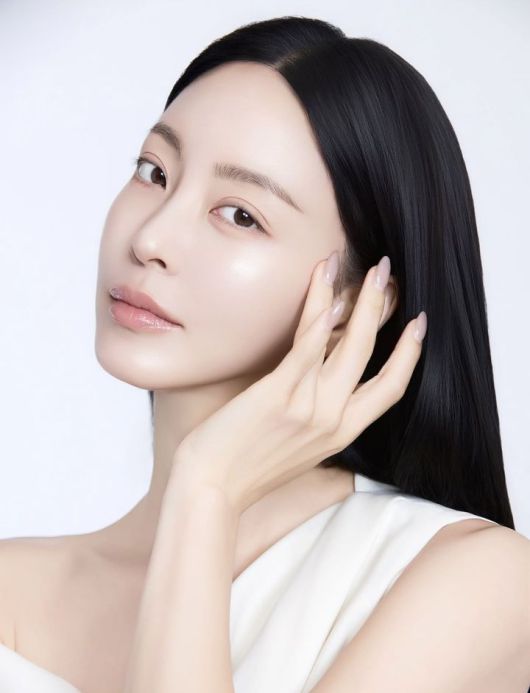 [서울=뉴시스] 배우 한예슬. (사진=한예슬 인스타그랰 캡처) 2026.01.07. photo@newsis.com *재판매 및 DB 금지