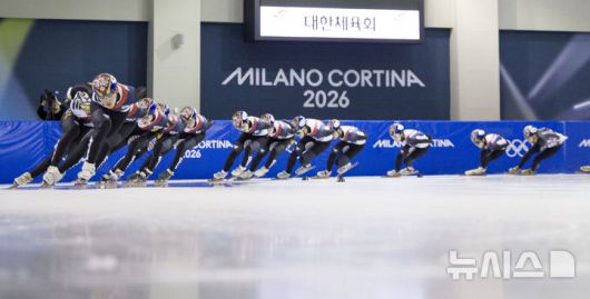 [진천=뉴시스] 김근수 기자 = 쇼트트랙 대표팀 선수들이 7일 충북 진천 국가대표선수촌에서 열린 밀라노코르티나 동계올림픽 D-30 미디어데이에서 훈련을 하고 있다. 2026.01.07. ks@newsis.com