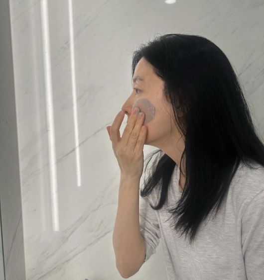 [서울=뉴시스] 배우 이영애. (사진=이영애 인스타그램 캡처) 2026.01.13.?photo@newsis.com *재판매 및 DB 금지