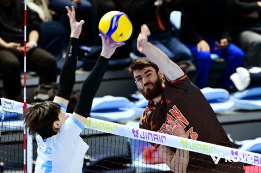 [서울=뉴시스]남자배구 OK저축은행 디미트로프. (사진=KOVO 제공)