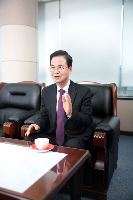 [세종=뉴시스] 한국석유관리원은 16일 최춘식 이사장이 취임 1주년을 맞았다고 밝혔다. (사진=석유관리원 제공) 2026.01.16. photo@newsis.com *재판매 및 DB 금지