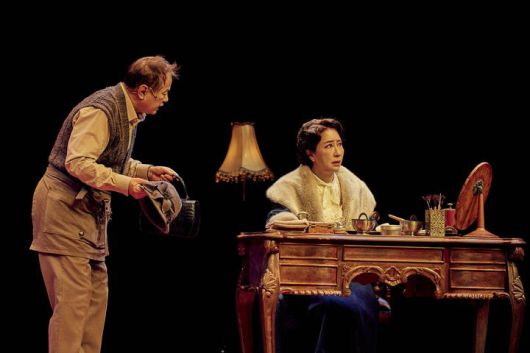 연극 '더 그레서'에서 공연 중인 송승환, 송옥숙. (사진=나인스토리 제공) *재판매 및 DB 금지