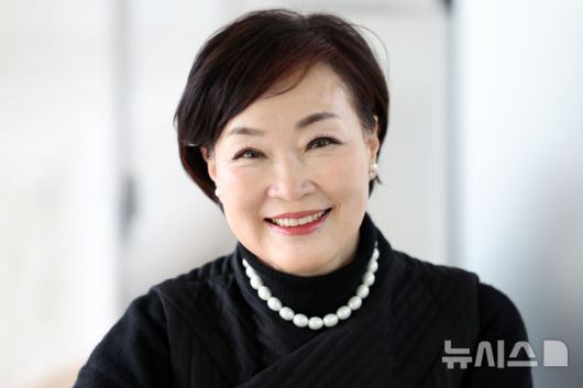 [서울=뉴시스] 박진희 기자 = 서울시무용단 '일무'의 안무가 정혜진이 15일 서울 세종문화회관에서 인터뷰를 하고 있다. 정혜진은 '일무' 안무가 김성훈과 함께 무용계의 '오스카상'으로 불리는 '베시 어워드' 후보에 올라 오는 20일(현지시각) 미국 뉴욕 딕슨 플레이스에서 열리는 시상식에 참석한다. 2026.01.17. pak7130@newsis.com