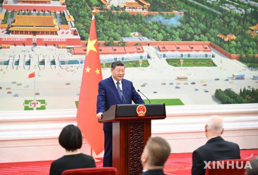 [베이징=신화/뉴시스] 시진핑 중국 국가주석이 16일(현지 시간) 베이징 인민대회당에서 열린 18개국 주중 대사 신임장 제정식에서 연설하고 있다. 2026.01.16.