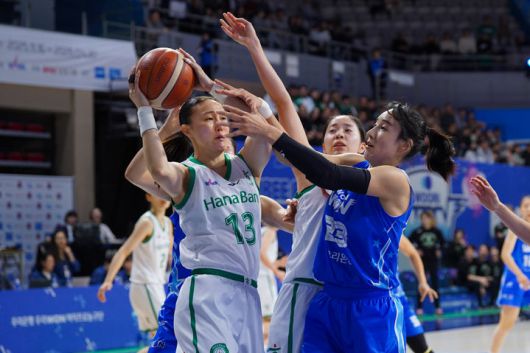 [서울=뉴시스] 여자프로농구 부천 하나은행의 김정은. (사진=WKBL 제공) *재판매 및 DB 금지