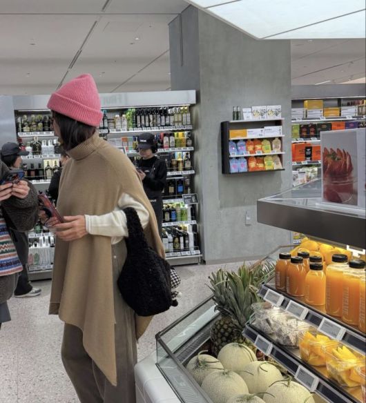 [서울=뉴시스] 배우 황신혜. (사진=황신혜 인스타그램 캡처) 2026.01.19. photo@newsis.com *재판매 및 DB 금지