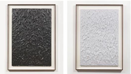 Choi Byung-so, Untitled 0231211, 2023, Ballpoint pen and pencil on newspaper, 120 × 80 × 1 cm, Framed: 136 × 98.5 × 4.5 cm. Courtesy of the artist and Perrotin. (오른쪽)Choi Byung-so, Untitled 0241029, 2024, Ballpoint pen on paper, 120 × 80 × 1 cm, Framed: 136.3 × 98 × 4.5 cm. Courtesy of the artist and Perrotin.  *재판매 및 DB 금지