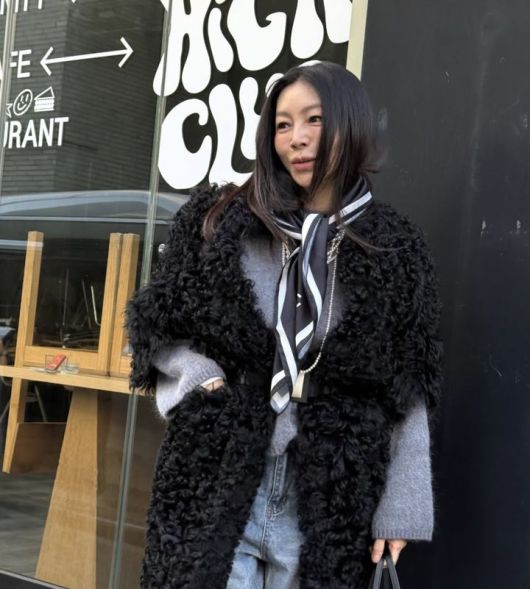 [서울=뉴시스] 배우 황신혜. (사진=황신혜 인스타그램 캡처) 2026.01.20. photo@newsis.com *재판매 및 DB 금지